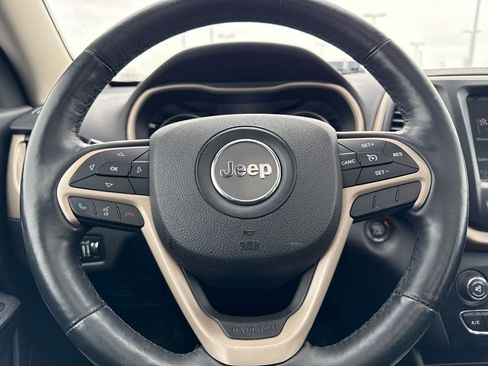 Used 2015 Jeep Cherokee Limited image 17