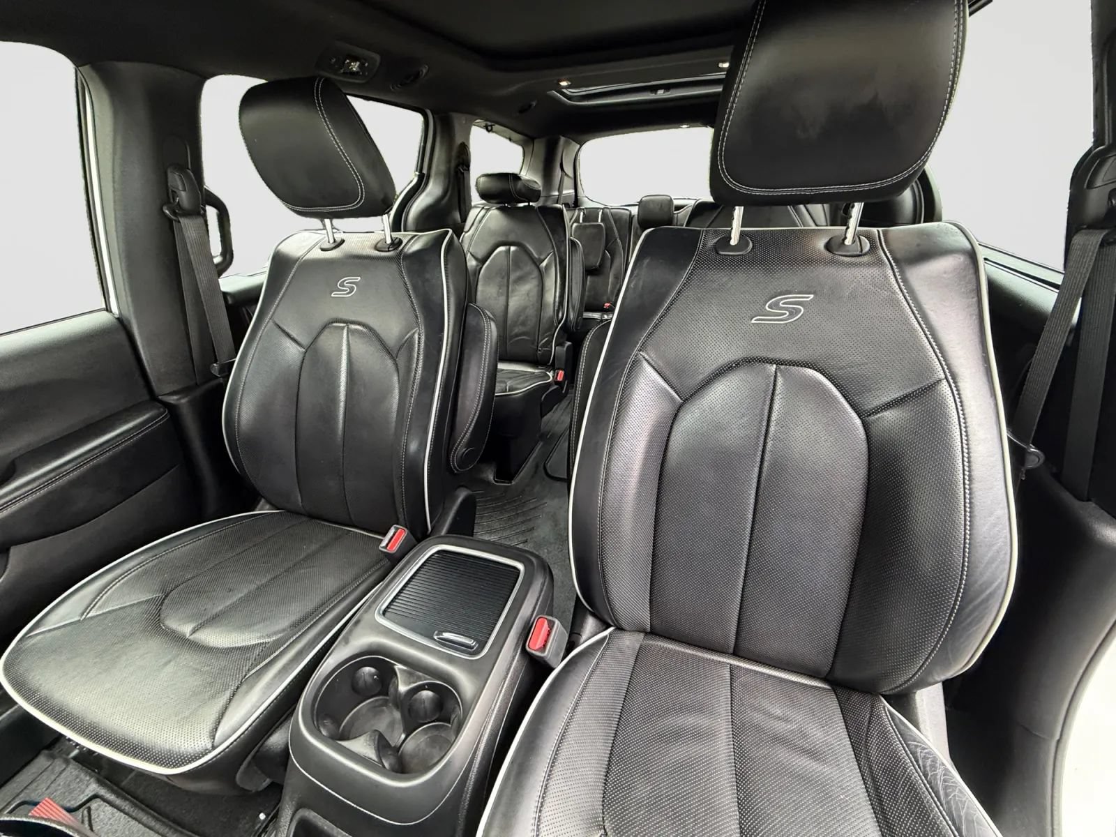 Used 2019 Chrysler Pacifica Limited w/ Advanced Safetytec Group FWD image 13