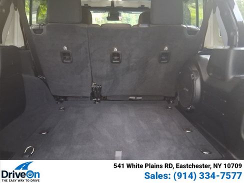 Used 2019 Jeep Wrangler Unlimited Sahara w/ Advanced Safety Group AWD/4WD image 11
