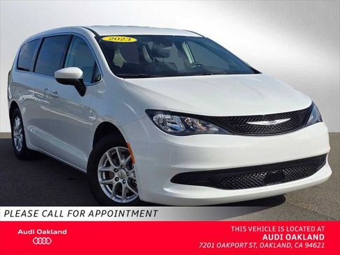 Used 2023 Chrysler Voyager LX FWD image 1
