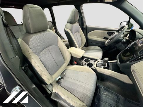 Used 2025 Subaru Forester Premium image 32