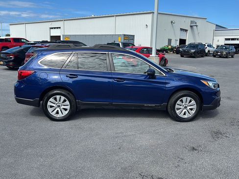 Used 2015 Subaru Outback 2.5i Premium AWD/4WD image 2