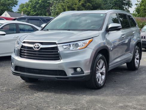 Used 2015 Toyota Highlander XLE image 3