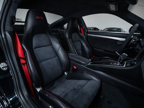 Used 2018 Porsche 911 GT3 RWD image 31
