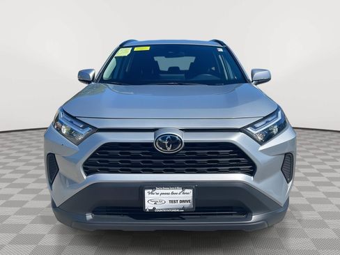 Used 2025 Toyota RAV4 XLE AWD/4WD image 2