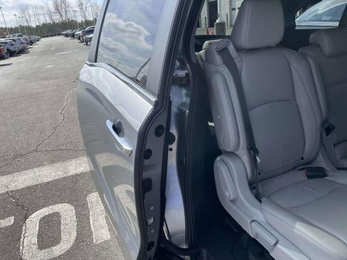Used 2022 Honda Odyssey EX-L image 42