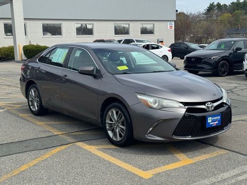 Used 2017 Toyota Camry SE FWD image 8