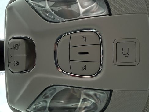 Used 2018 Jeep Compass Latitude w/ Popular Equipment Group image 40