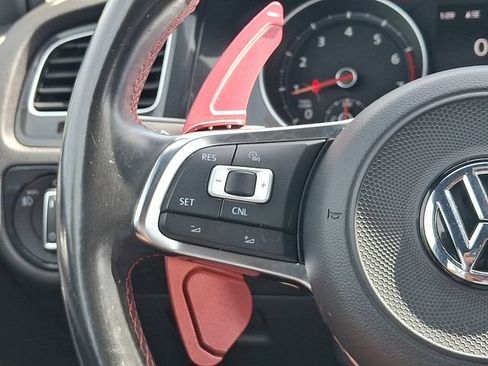 Used 2017 Volkswagen GTI SE FWD image 21