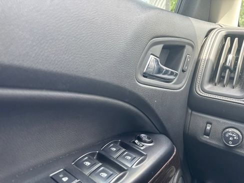 Used 2017 GMC Canyon Denali AWD/4WD image 4