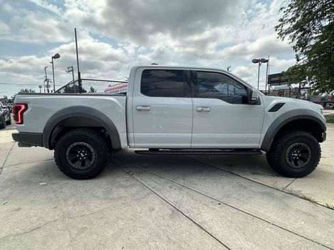 Used 2017 Ford F150 Raptor w/ Equipment Group 802A Luxury AWD/4WD image 4