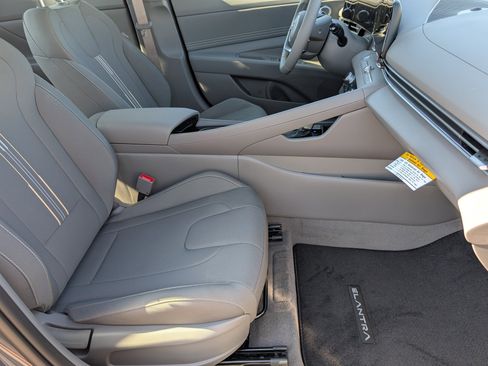 New 2025 Hyundai Elantra SEL FWD image 24