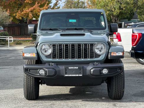 New 2026 Jeep Gladiator Sport AWD/4WD image 9