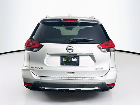 Used 2020 Nissan Rogue S w/ Special Edition Package FWD image 7