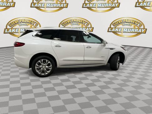 Used 2020 Buick Enclave Avenir w/ Avenir Technology Package FWD image 3