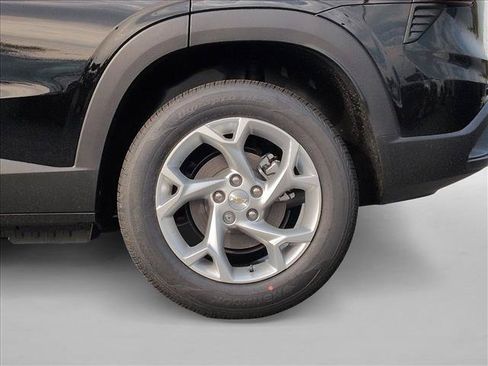 New 2026 Chevrolet Trax LS w/ LS Convenience Package FWD image 10