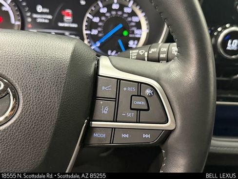 Used 2022 Toyota Highlander Limited image 16