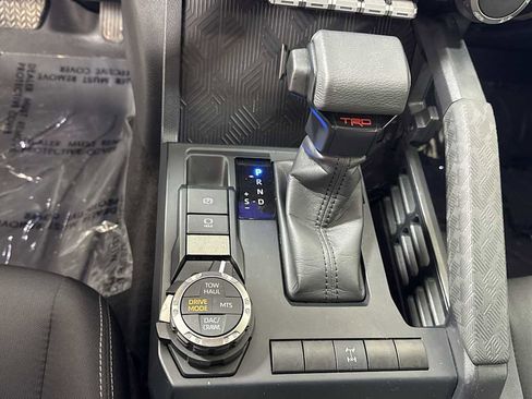 Used 2024 Toyota Tacoma TRD Off-Road image 22