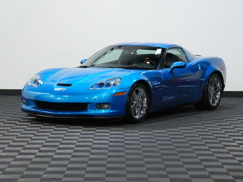 Used 2008 Chevrolet Corvette Z06 w/ Preferred Equipment Group image 3