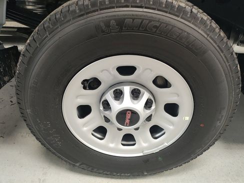 New 2025 GMC Sierra 2500 Pro w/ Convenience Package image 3