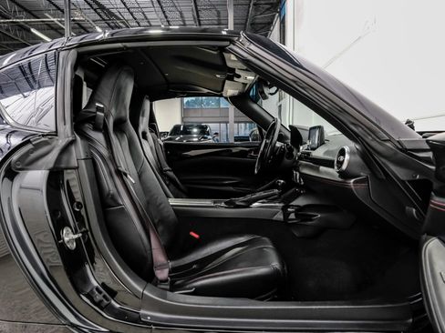 Used 2018 MAZDA MX-5 Miata RF Grand Touring RWD image 42
