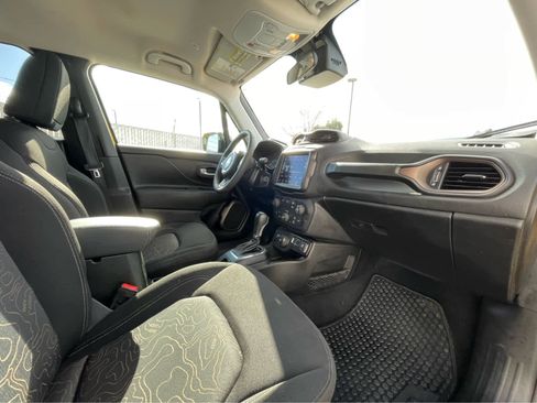 Used 2023 Jeep Renegade Latitude image 27