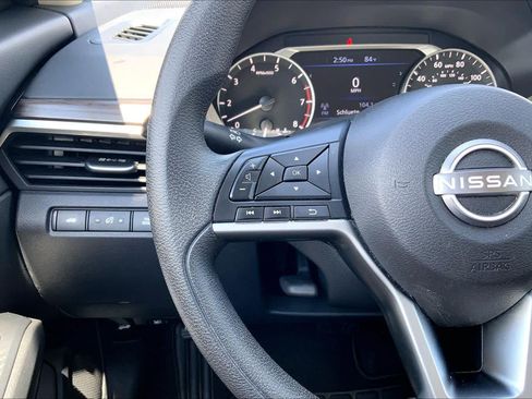 Used 2024 Nissan Altima 2.5 SV FWD image 23