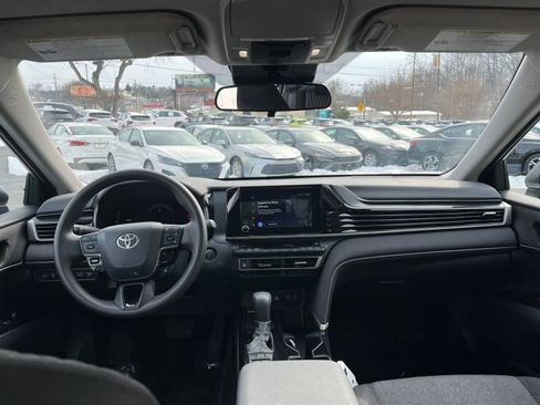 Used 2025 Toyota Camry LE image 28