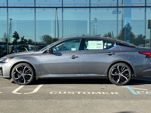 New 2025 Nissan Altima 2.5 SR w/ SR Premium Package image 7