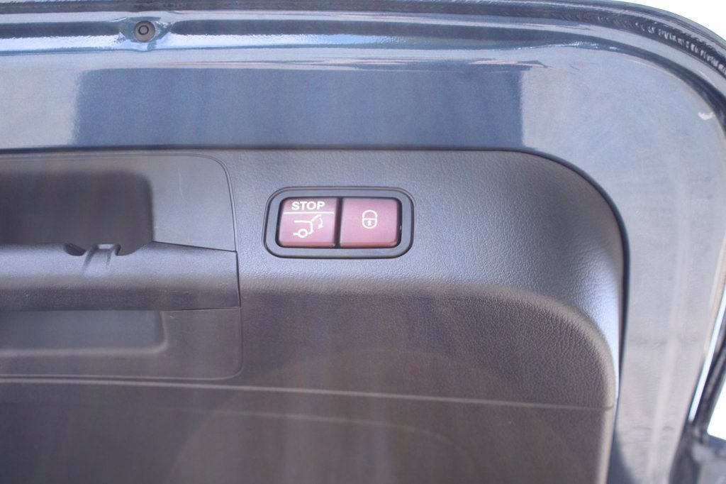 Used 2023 Mercedes-Benz EQB 300 4MATIC image 12