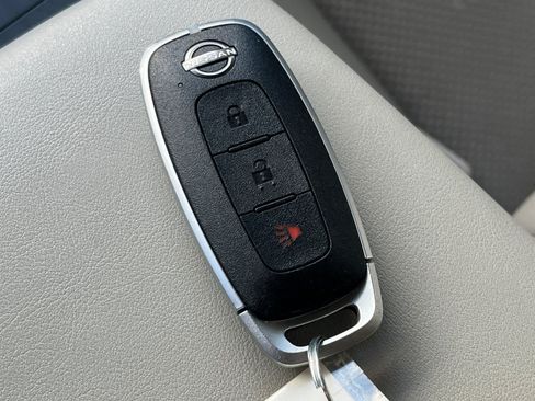 Used 2024 Nissan Ariya AWD image 29
