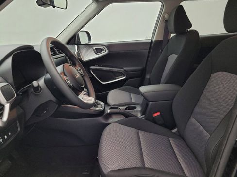 Used 2025 Kia Soul LX w/ LX Technology Package image 17