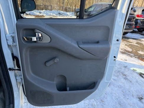 Used 2016 Nissan Frontier S image 12