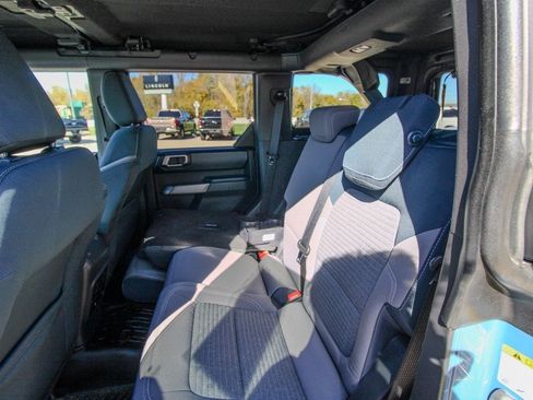 Used 2023 Ford Bronco Outer Banks image 9