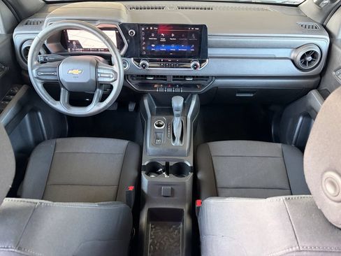 Used 2024 Chevrolet Colorado W/T AWD/4WD image 12