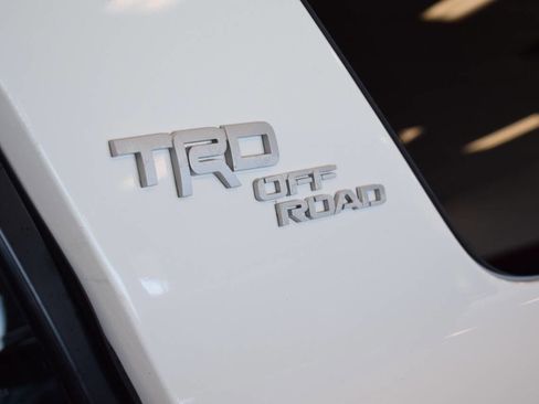 Used 2018 Toyota 4Runner TRD Off-Road Premium image 24