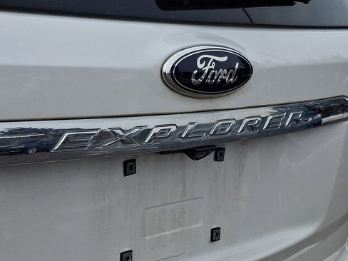 Used 2014 Ford Explorer XLT w/ Equipment Group 202A image 32