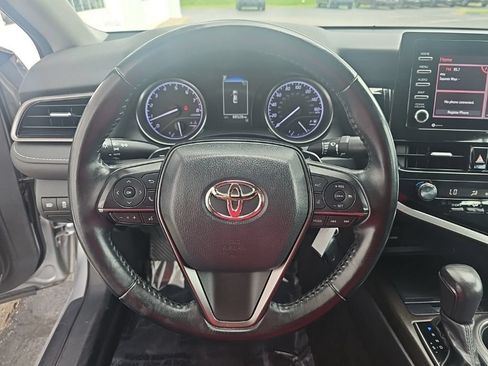 Used 2021 Toyota Camry SE FWD image 13