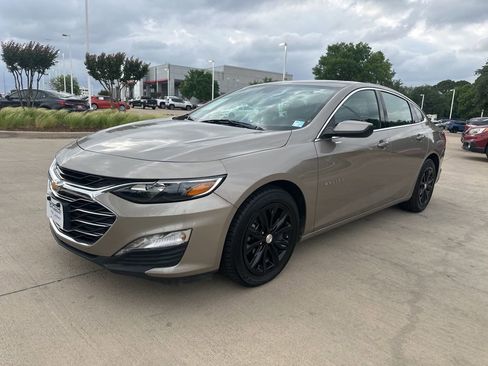 Used 2024 Chevrolet Malibu LT image 1
