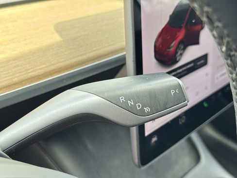 Used 2021 Tesla Model Y Long Range AWD/4WD image 15
