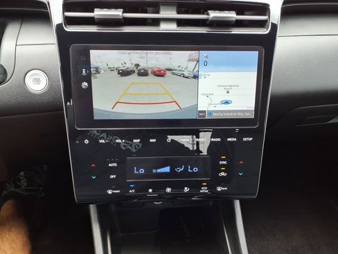 Used 2023 Hyundai Santa Cruz SEL Premium AWD/4WD image 14