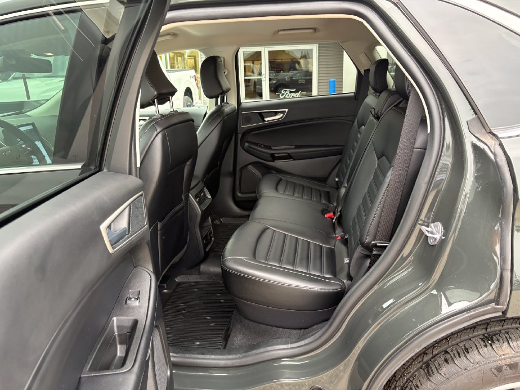 Used 2024 Ford Edge SEL w/ Convenience Package AWD/4WD image 11