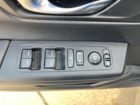 Used 2025 Honda CR-V LX image 12