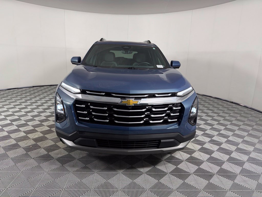 Used 2025 Chevrolet Equinox LT w/ Convenience Package II AWD/4WD image 3