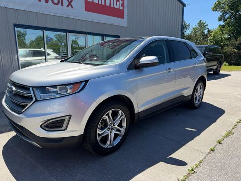 Used 2017 Ford Edge Titanium w/ Technology Package AWD/4WD image 29