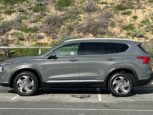 Used 2023 Hyundai Santa Fe SEL w/ Premium Package image 9
