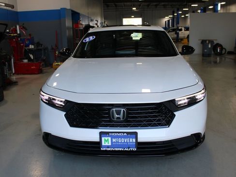Used 2023 Honda Accord Sport image 3