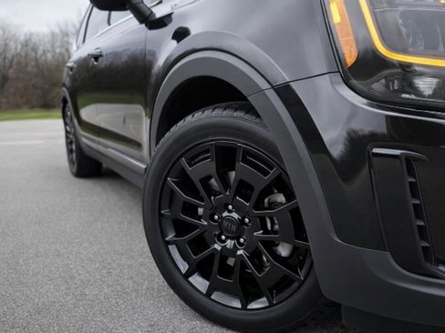 Used 2021 Kia Telluride EX w/ EX Premium Package image 4