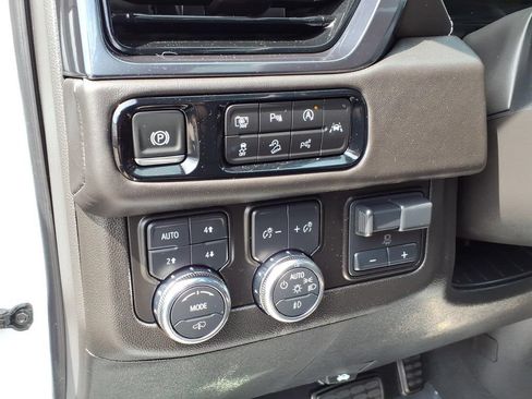 Used 2025 GMC Yukon XL AT4 Ultimate w/ LPO, Floor Liner Package AWD/4WD image 23