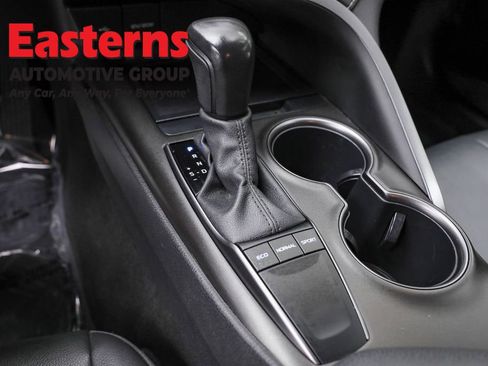 Used 2023 Toyota Camry SE image 13